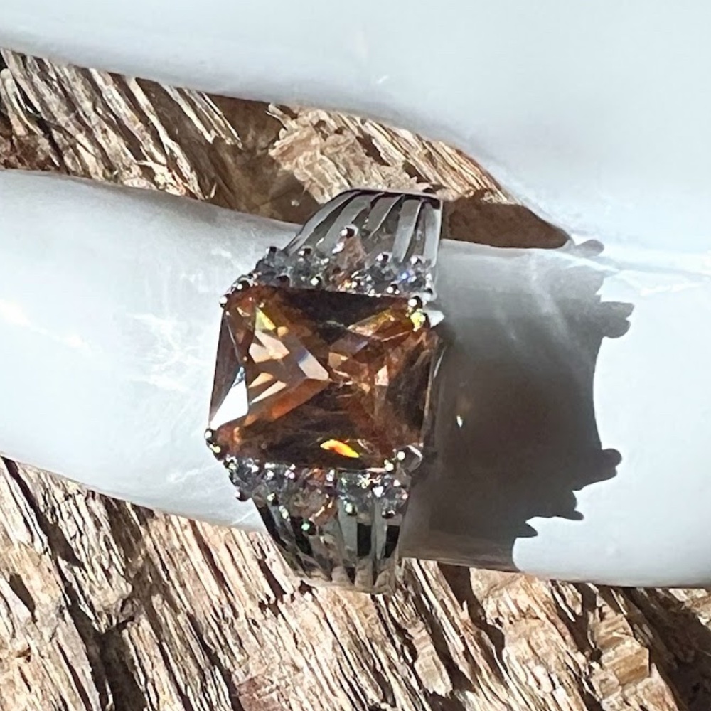 Light Amber Square Cut Stone 925 Sterling Ring NWOT 🎉Host Pick🎉 - Picture 11 of 11